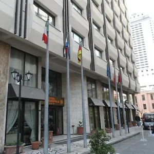 Otel Yumukoglu, İzmir